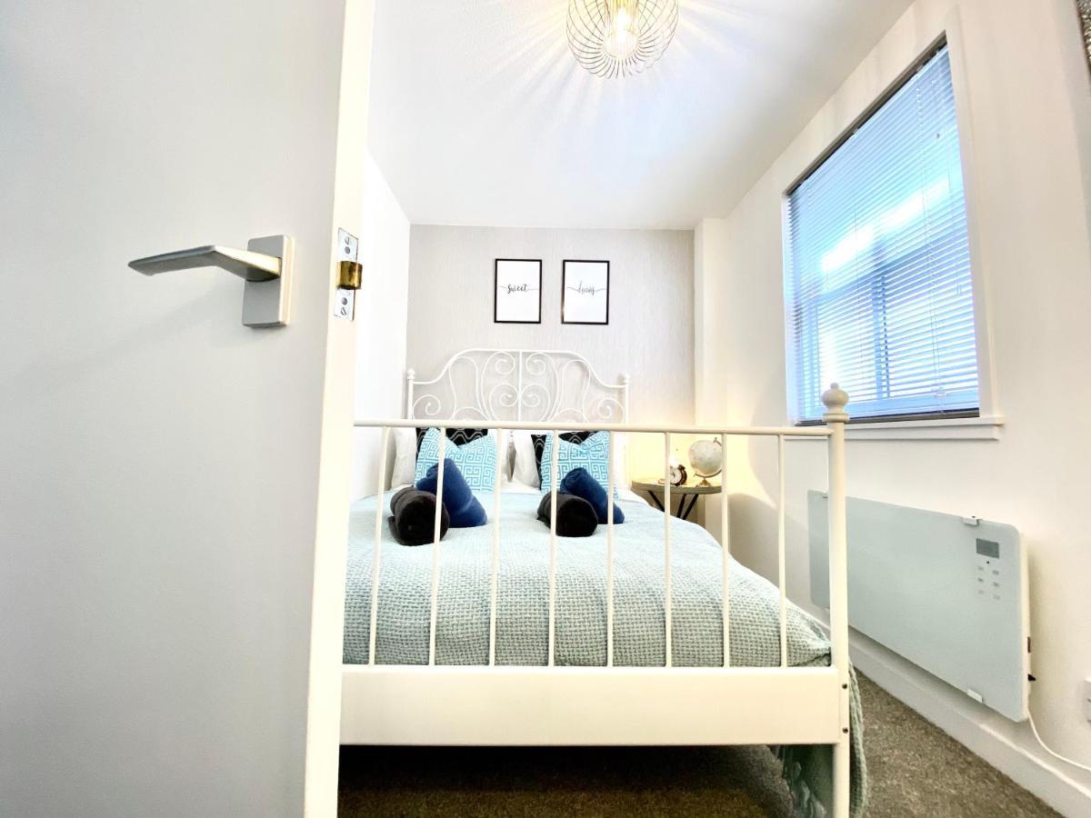Stylish Central 2 Bedroom Apartment - Free Parking, Free Wifi Orkney Exteriör bild